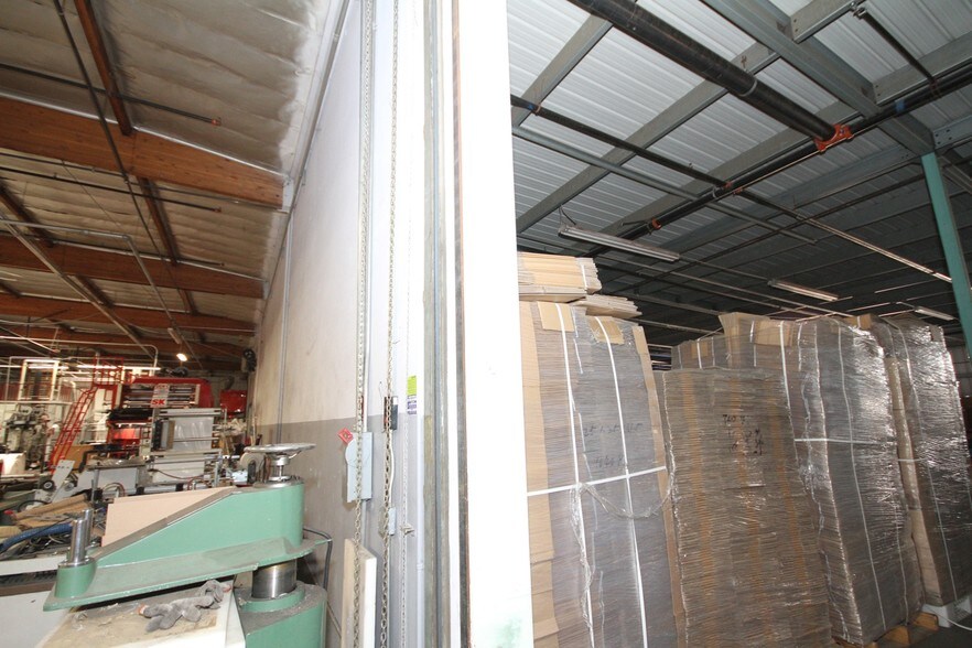 More Photos Of 444 Athol St, San Bernardino Warehouse For Sale
