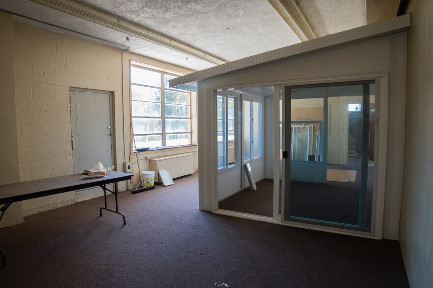 More Photos Of 521 S Market St, Galion Manufacturing For Sale