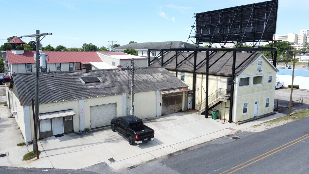 More Photos Of 100 Cicero St, Jefferson Apartments For Sale