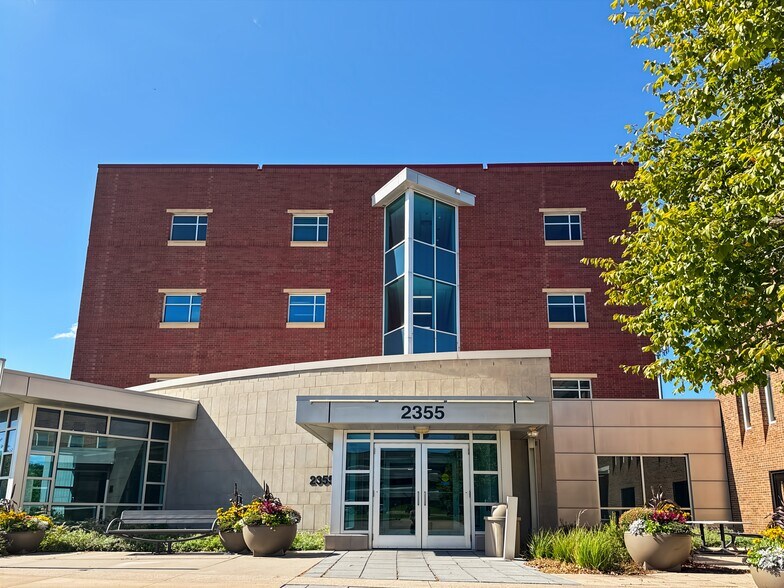 More Photos Of 2355 Highway 36 W, Roseville Coworking Space