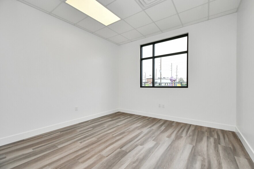 More Photos Of 4807 Sugar Grove Blvd, Stafford Medical For Lease