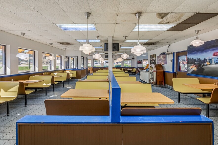 More Photos Of 497 E Blackstock Rd, Spartanburg Restaurant For Lease