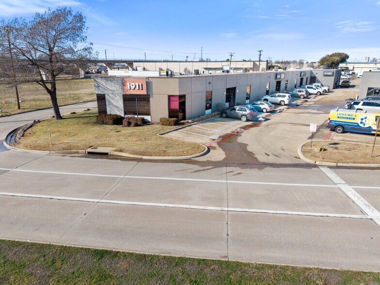 More Photos Of 1911 Old Denton Rd, Carrollton Unknown For Lease