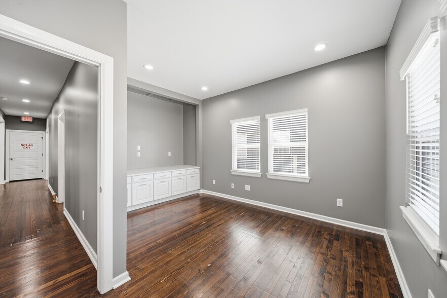More Photos Of 1628 S Cincinnati Ave, Tulsa Office For Sale