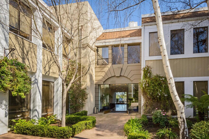 More Photos Of 21 Tamal Vista Blvd, Corte Madera Medical For Lease