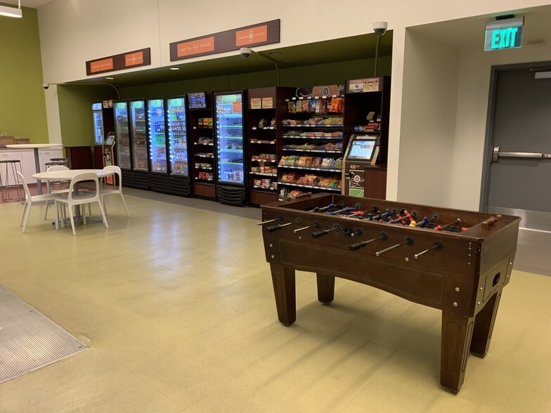More Photos Of 49 W Maryland St, Indianapolis General Retail For Lease