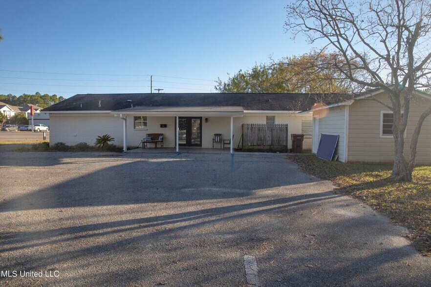 More Photos Of 1966 Popps Ferry Rd, Biloxi Office For Sale