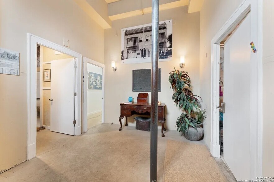More Photos Of 2323 Buena Vista St, San Antonio Freestanding For Sale