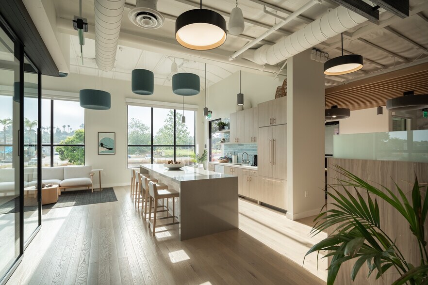 More Photos Of 1532-1536 N Coast Highway 101, Encinitas Office Residential For Sale