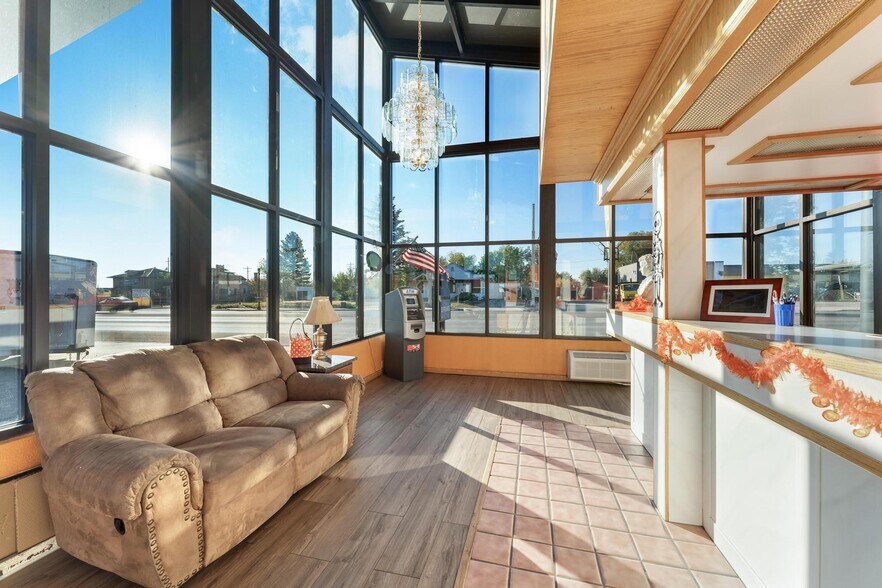 More Photos Of 260 W Main St, Vernal Hotel For Sale