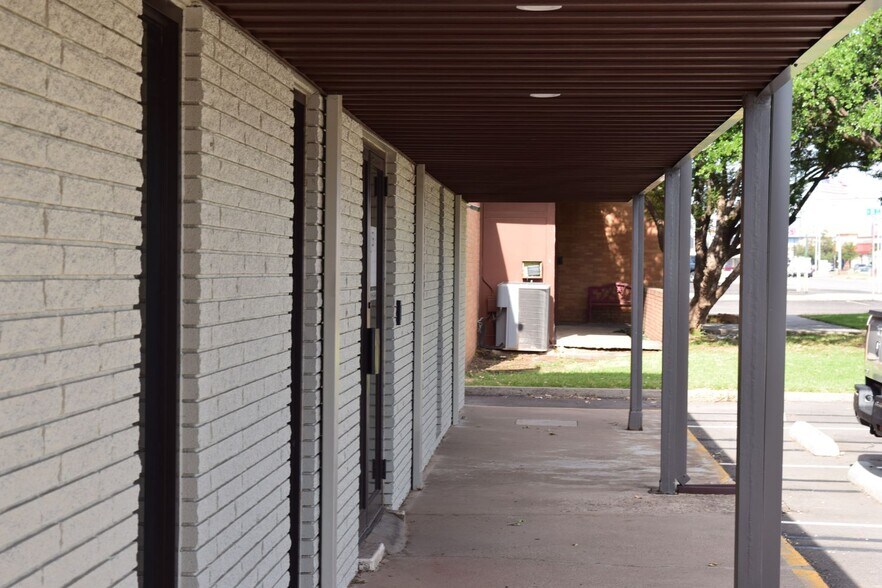 More Photos Of 2003 W Wall St, Midland Office For Lease