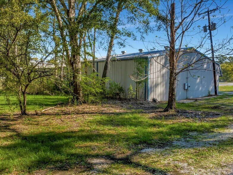 More Photos Of 1441 N Temple Dr, Diboll Auto Repair For Sale