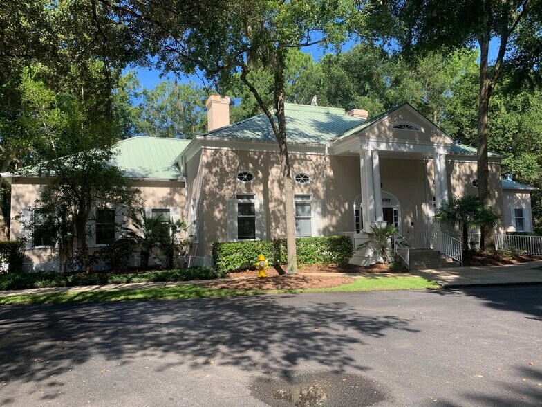 More Photos Of 1000 Main St, Hilton Head Office For Lease