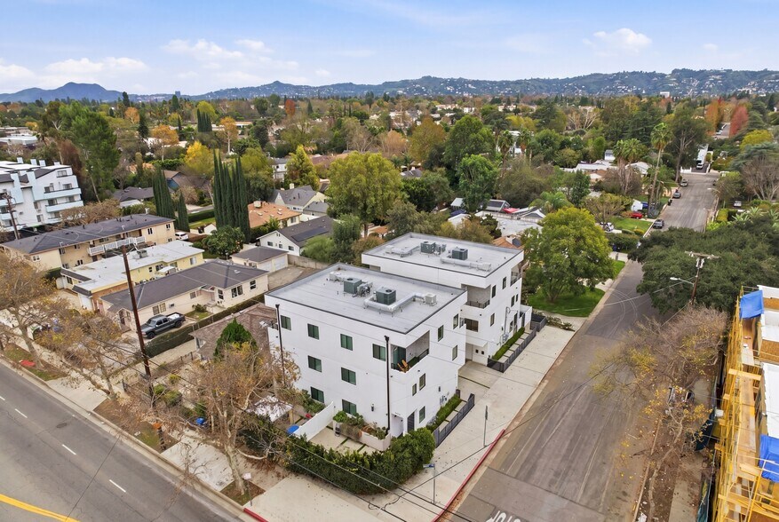 More Photos Of 13822 Oxnard St, Van Nuys Apartments For Sale