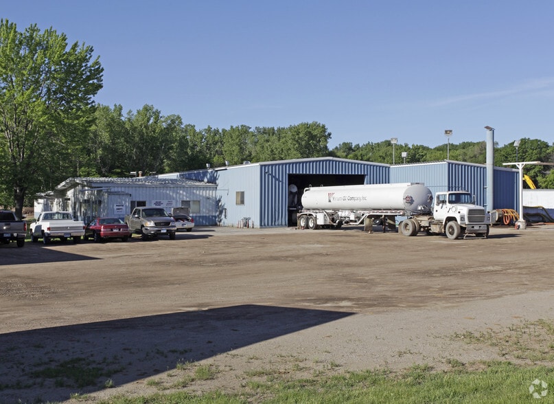 Primary Photo Of 7649-7655 Concord Blvd, Inver Grove Heights Warehouse For Lease