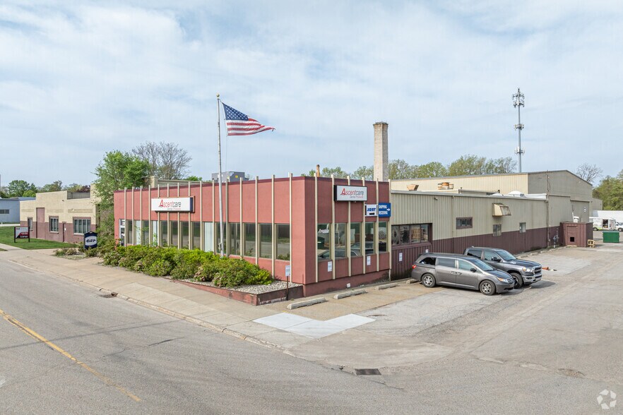 More Photos Of 335 N Griffin St, Grand Haven Manufacturing For Lease