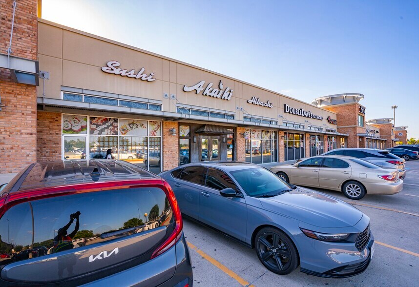 More Photos Of 7306-7314 Louetta Rd, Spring Unknown For Lease