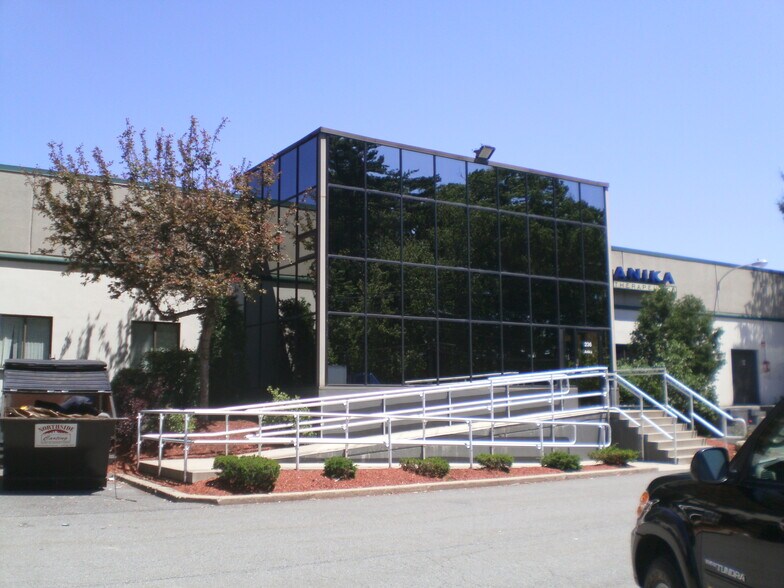 More Photos Of 200-280 W Cummings Park, Woburn Light Manufacturing For Lease