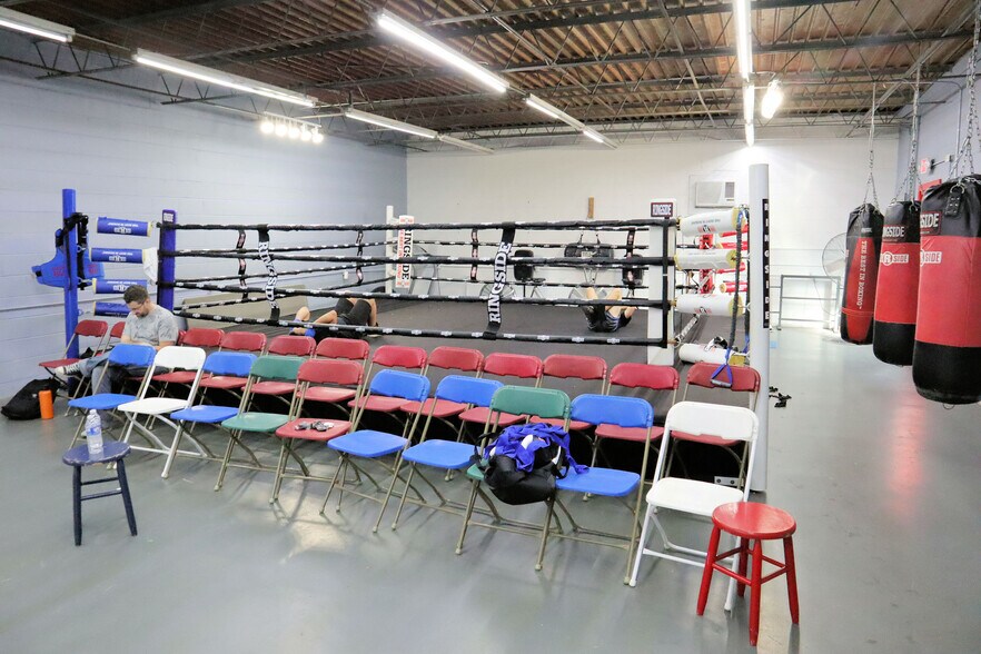 More Photos Of 395 S Ocoee St, Cleveland Showroom For Sale