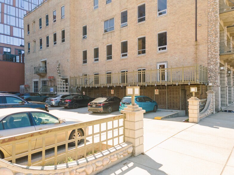 More Photos Of 165 N May St, Chicago Apartments For Sale