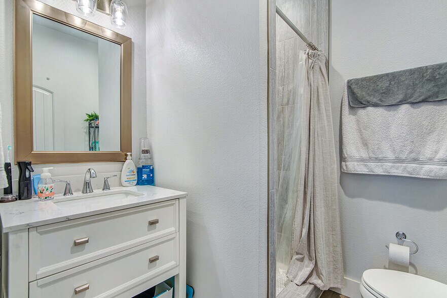 More Photos Of 404 Industrial St, Denton Apartments For Sale