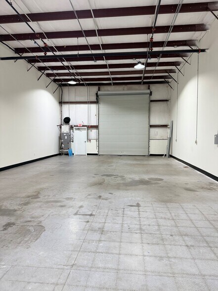 More Photos Of 2257 Sarasota Center Blvd, Sarasota Industrial For Lease