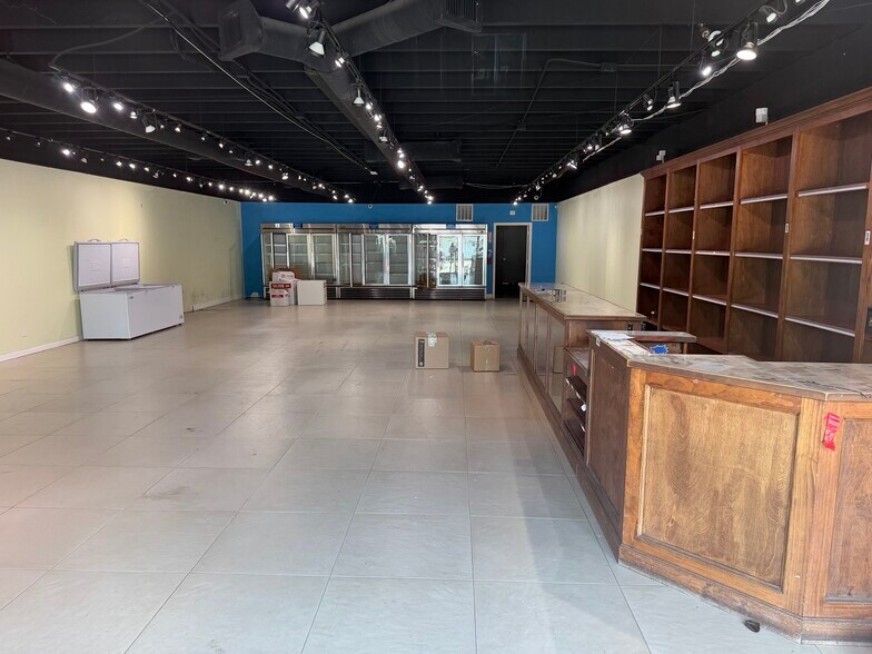 More Photos Of 1445 Alton Rd, Miami Beach General Retail For Lease