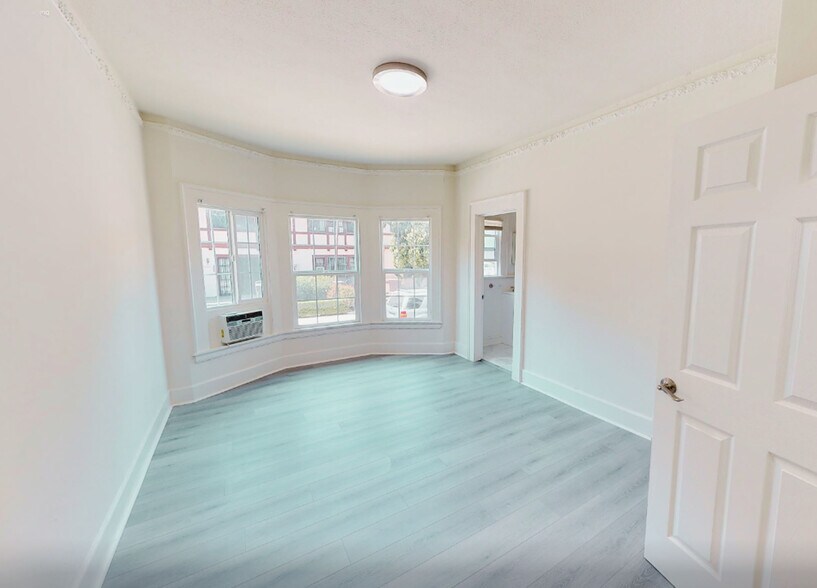 More Photos Of 1139 W 27th St, Los Angeles Apartments For Sale