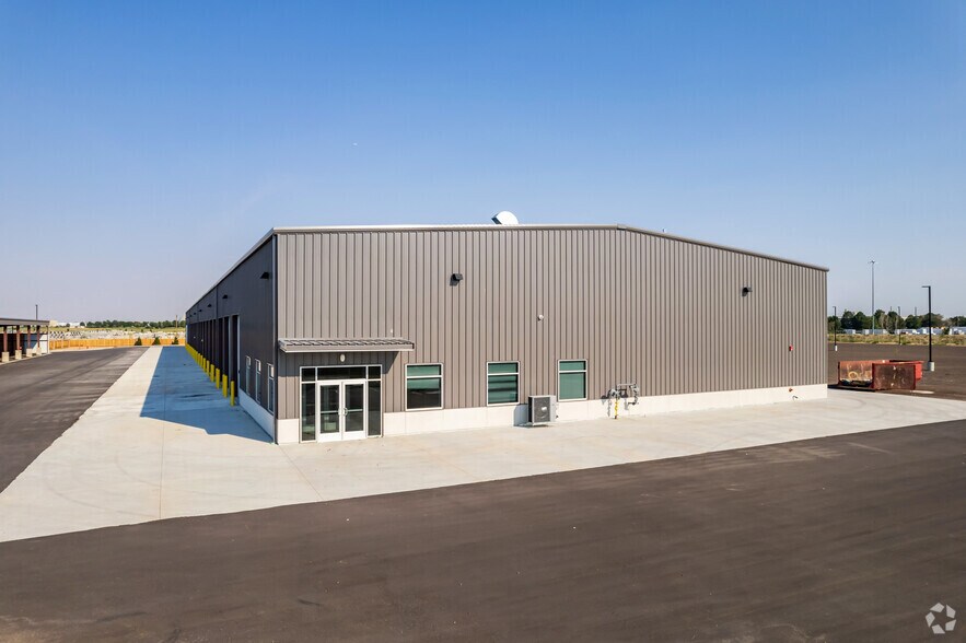 More Photos Of 8780 E 93rd Pl, Commerce City Distribution For Lease