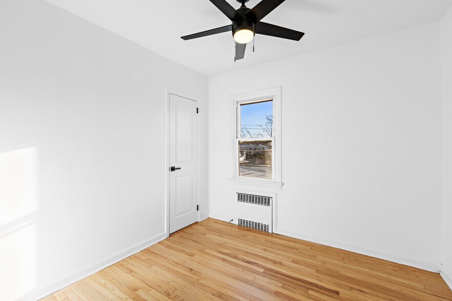 More Photos Of 163 Front St, Secaucus General Retail For Sale