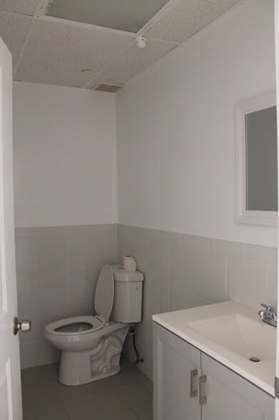 More Photos Of 6133 Jericho Tpke, Commack Storefront For Lease