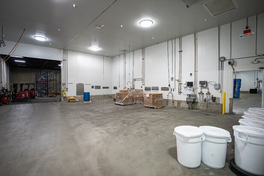 More Photos Of 811 N 1st St, Silverton Industrial For Sale