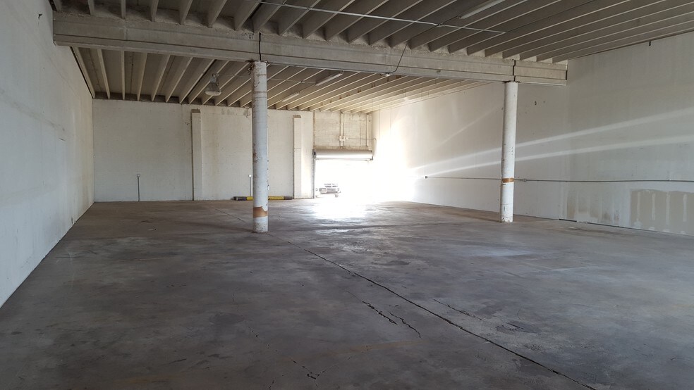 More Photos Of 818-838 NE 40th Ct, Oakland Park Warehouse For Lease