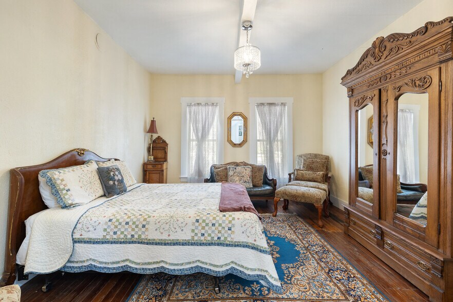 More Photos Of 201 Nugent Ave ave, Johnson City Hotel For Sale