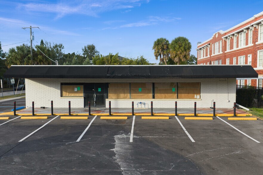 More Photos Of 1021 W Swann Ave, Tampa Supermarket For Lease