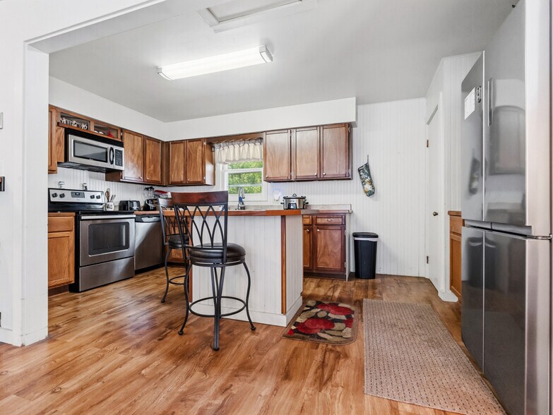 More Photos Of 16154 US 63 Hwy, Hayward Hotel For Sale