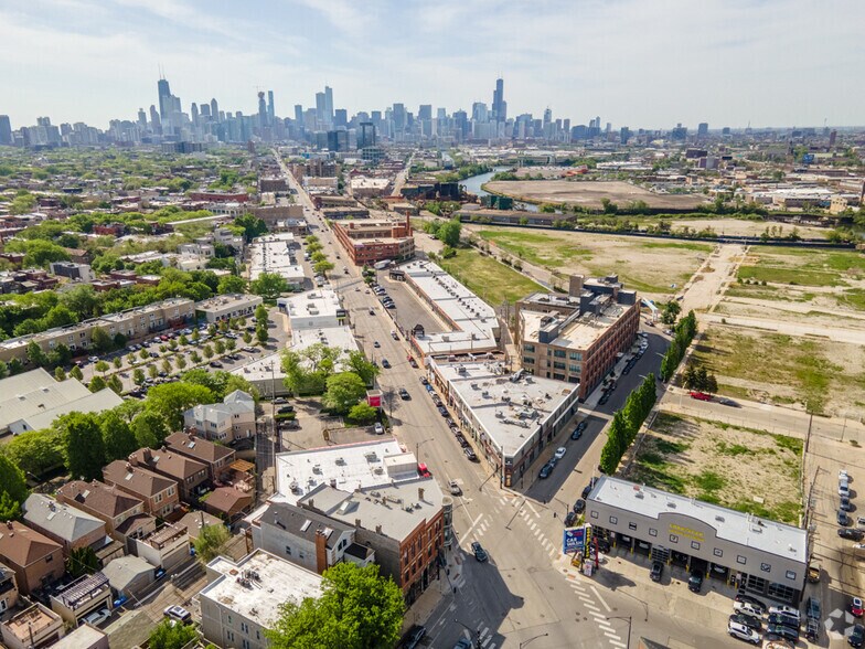 More Photos Of 2070-2112 N Clybourn Ave, Chicago Freestanding For Lease