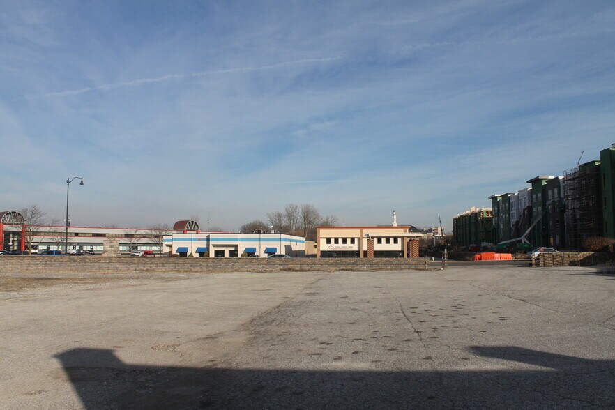 More Photos Of 105 W Carmel Dr, Carmel Industrial For Sale