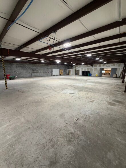 More Photos Of 1033 Wappoo Rd, Charleston Light Distribution For Lease