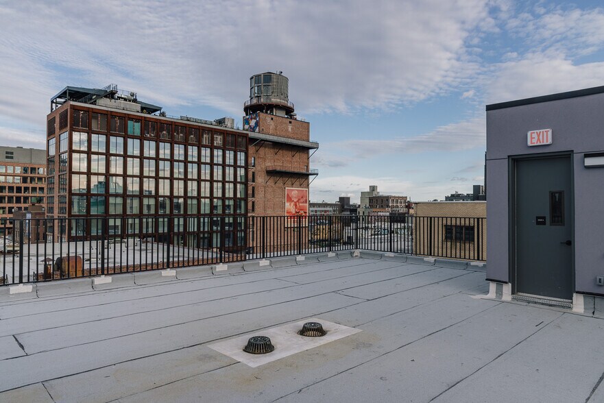 More Photos Of 57 N 9th St, Brooklyn Storefront For Sale