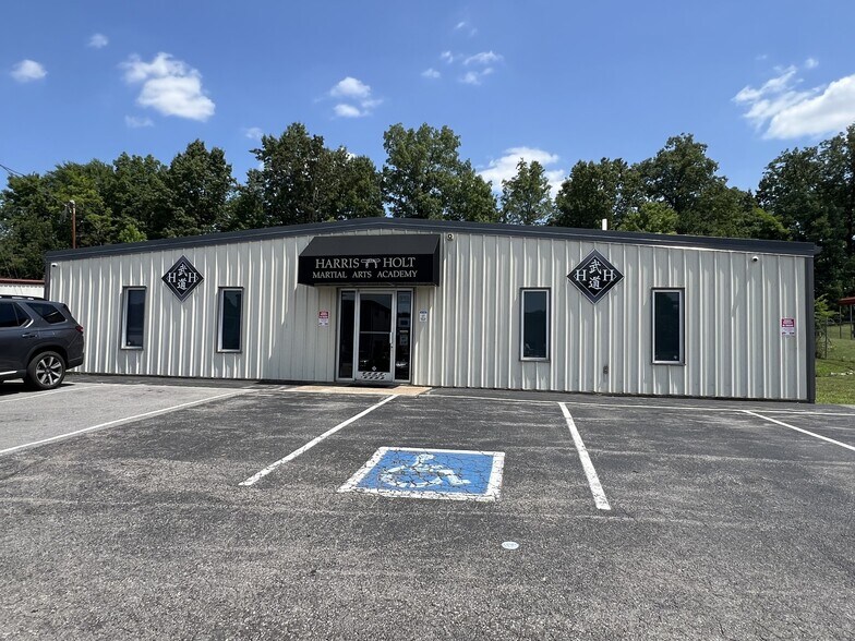 More Photos Of 211 W Dunbar Cave Rd, Clarksville Warehouse For Sale
