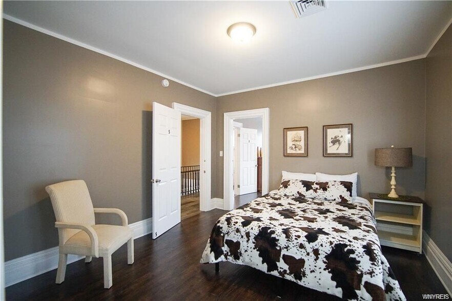 More Photos Of , Niagara Falls Unknown For Sale