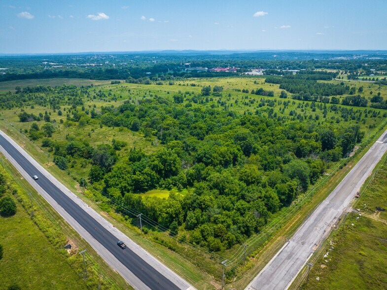 More Photos Of 7 Mathis Park Dr, Tahlequah Dormitory For Sale