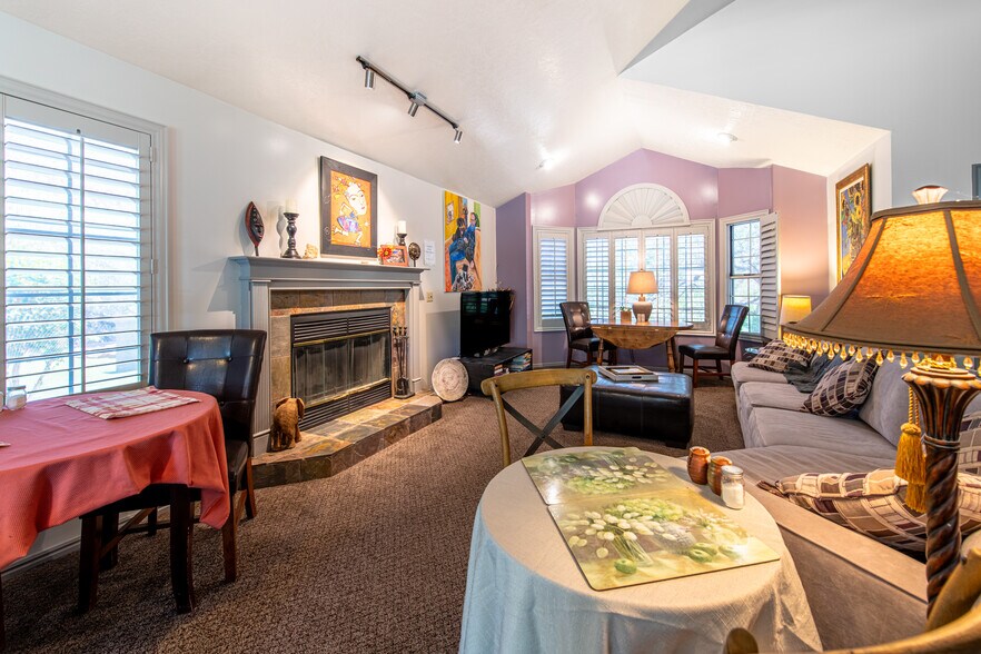 More Photos Of 29 Canyon View Dr, Springdale Hospitality For Sale
