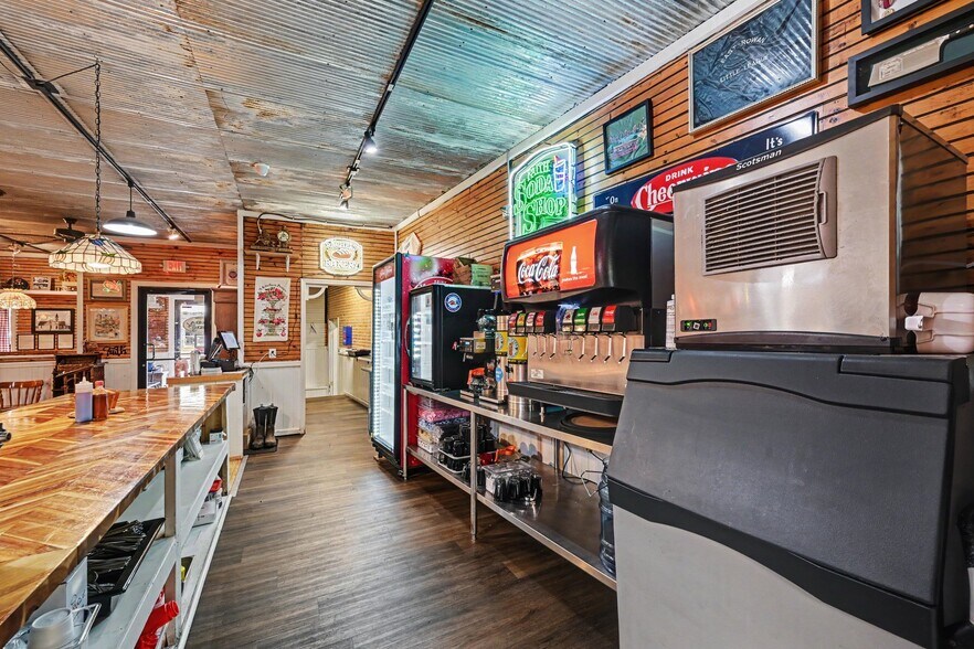 More Photos Of 115 N Main St, Faith Restaurant For Sale
