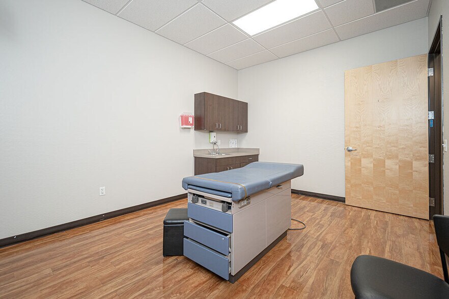 More Photos Of 4338 W Thomas Rd, Phoenix Storefront For Sale