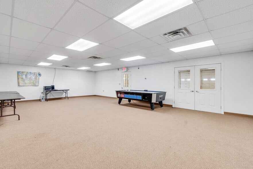 More Photos Of 200 Roosevelt St, Minerva Warehouse For Lease