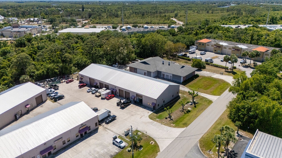 More Photos Of 1556-1578 SE South Niemeyer Cir, Port Saint Lucie Warehouse For Sale
