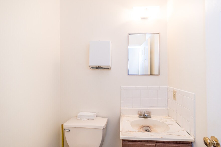 More Photos Of 301 S Main St, Doylestown Medical For Sale