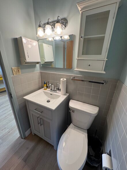 More Photos Of 207 Webster St, Batavia Office Residential For Lease